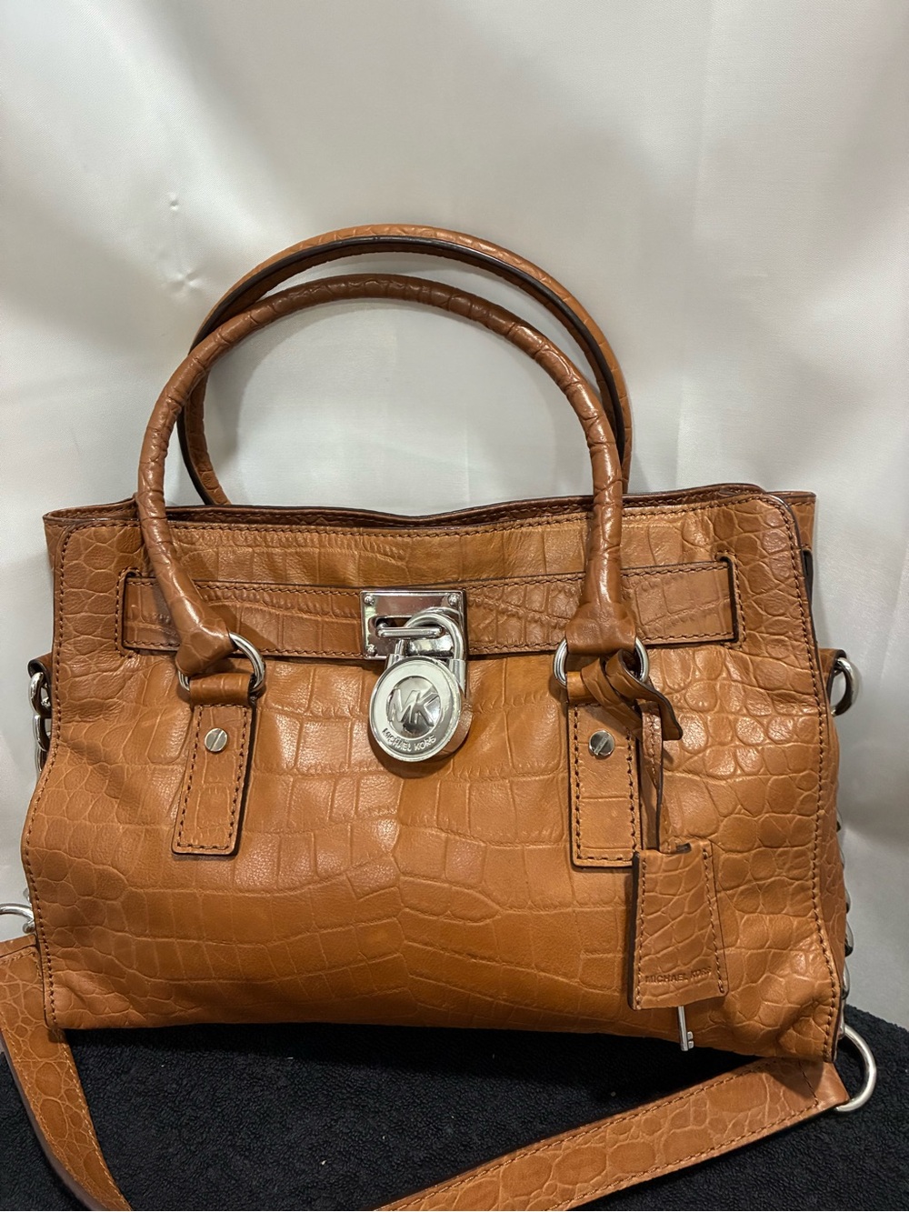 Michael Kors Classic Croc-Embossed Satchel Bag in Cognac EUC - Picture 8 of 10